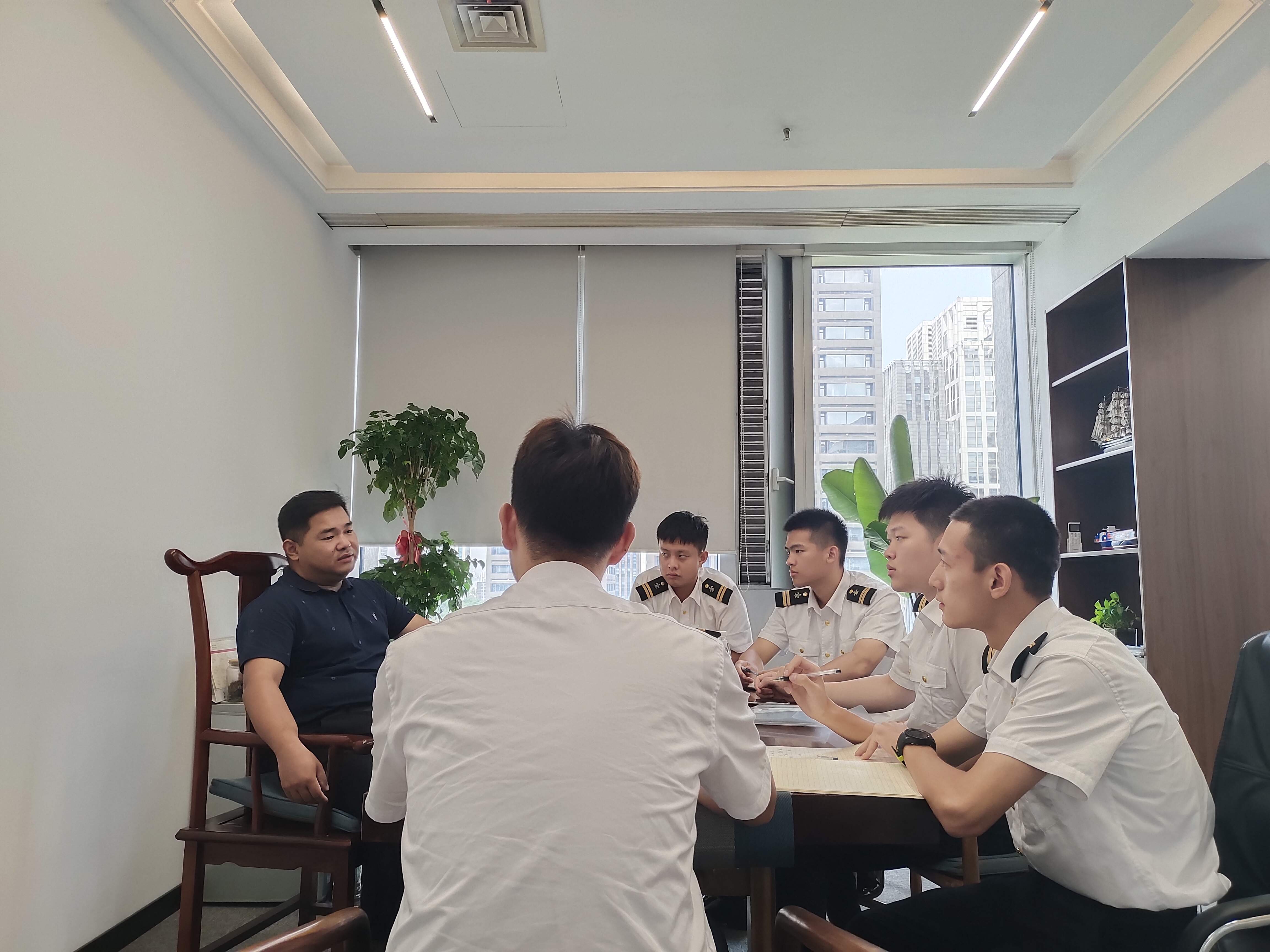 20230908-付经理给引航站见习二副培训 (6)-新.jpg